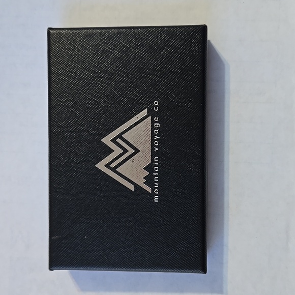 Mountain Voyage Slim Minimalist Wallet - New (Greystone) - Picture 8 of 9